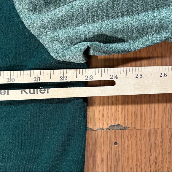 Athletics Stitched Authentic Majestic Thermabase Pullover Mens L - Picture 10 of 14